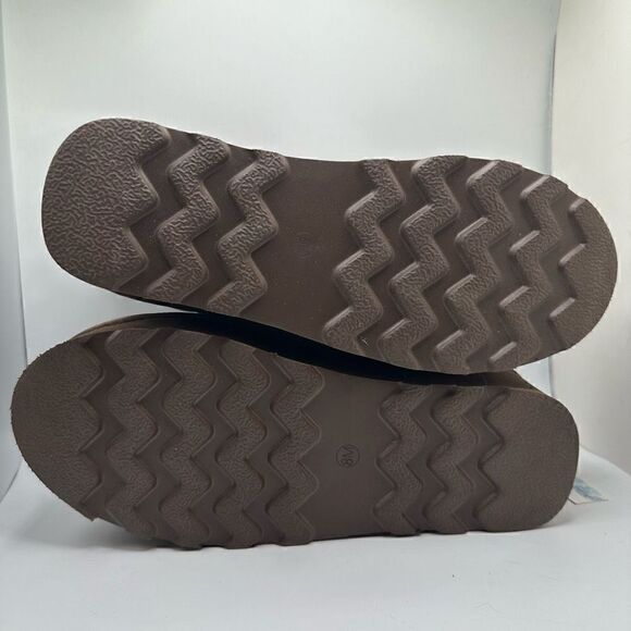 CUSHIONAIRE Women's Genuine Suede pull platform boot +Memory Foam 8 TAUPE - Picture 5 of 7